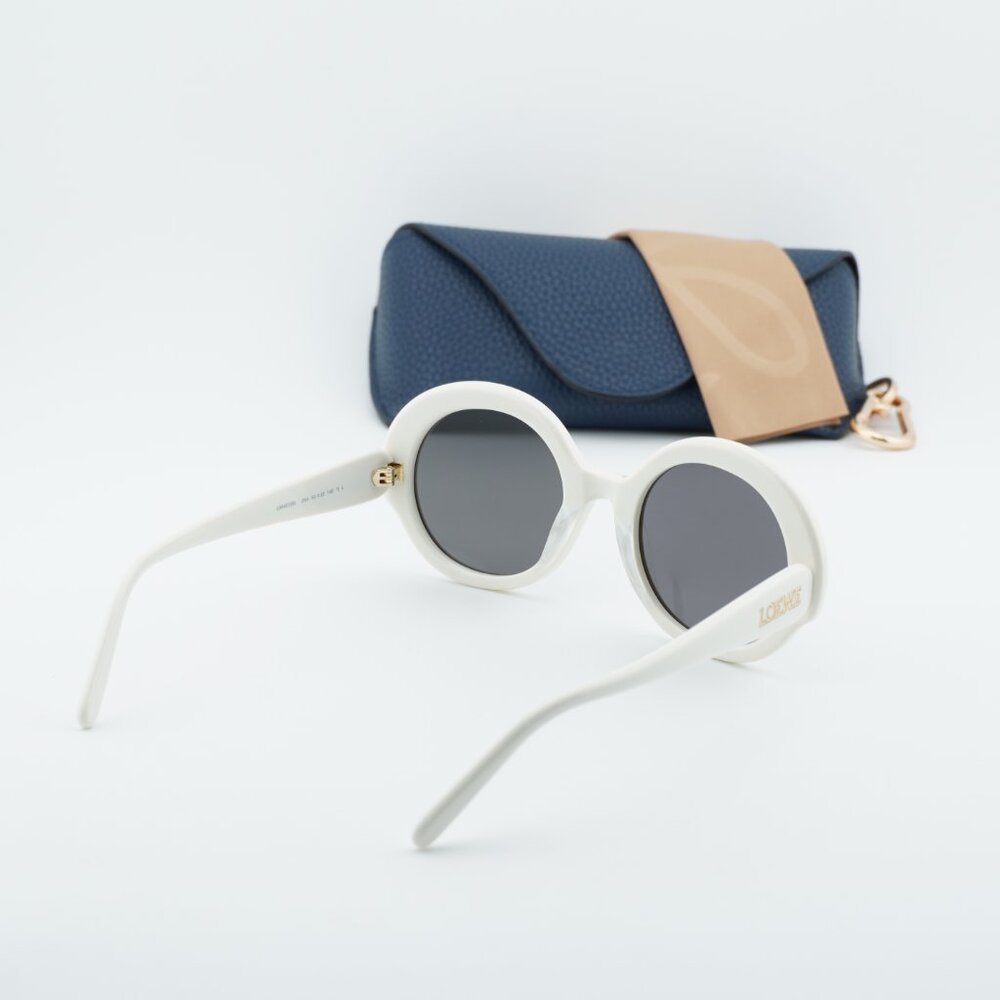 Loewe LW40135I 25A Round Sunglasses - Ivory / Smoke - Picture 10 of 10